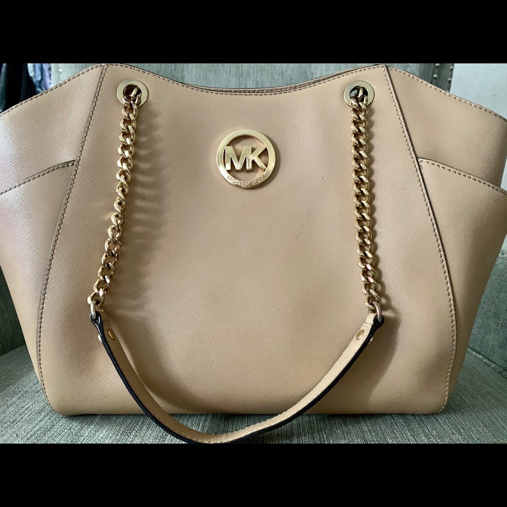 Beautiful MK Handbag!